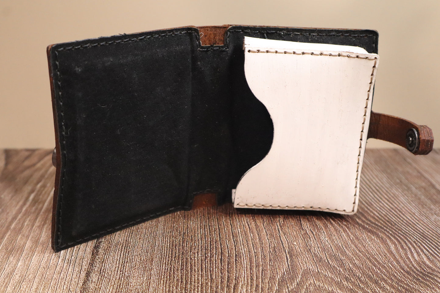 Dragon deck holder