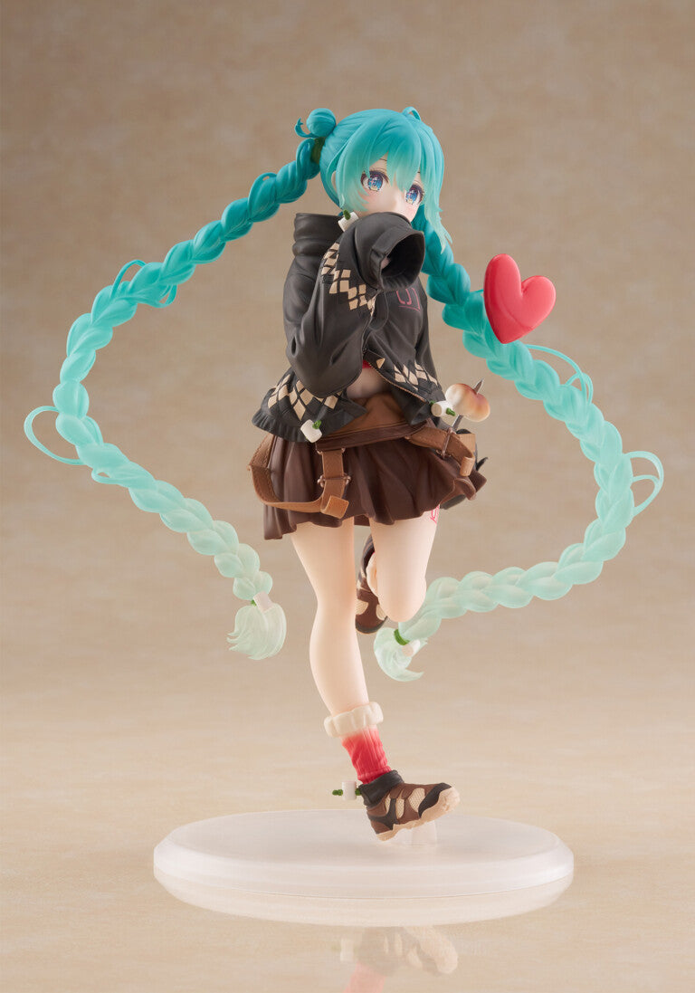 Hatsune Miku Figure – Fashion (Outdoor Ver.)